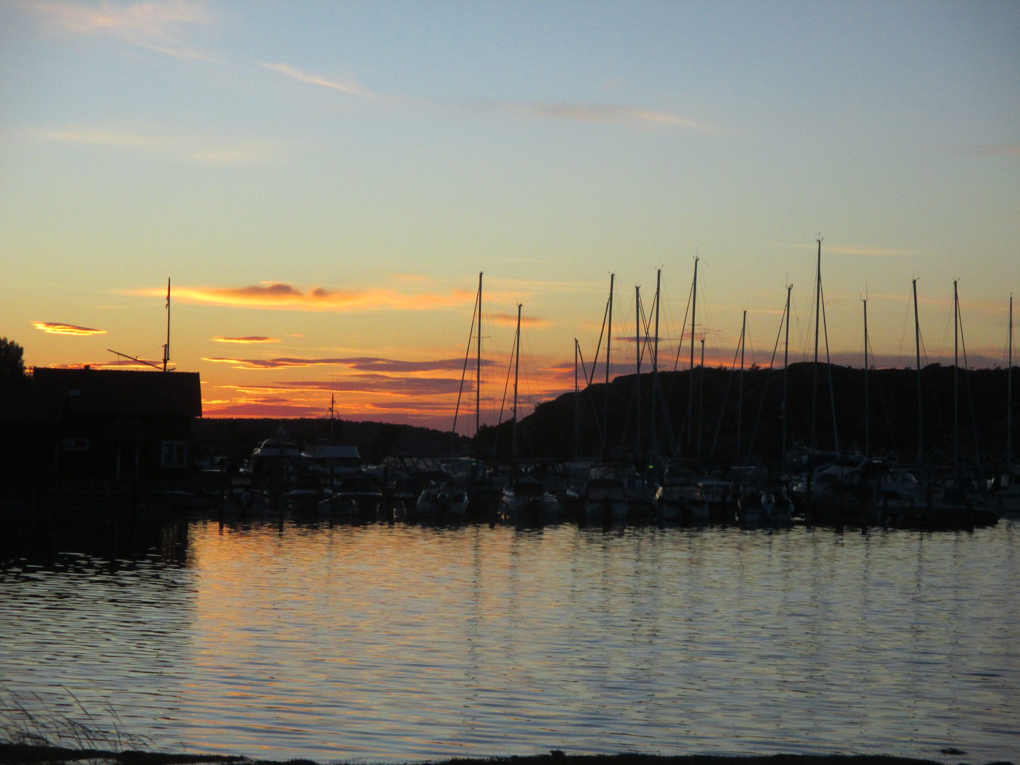 Hafen bei Sonnenuntergang