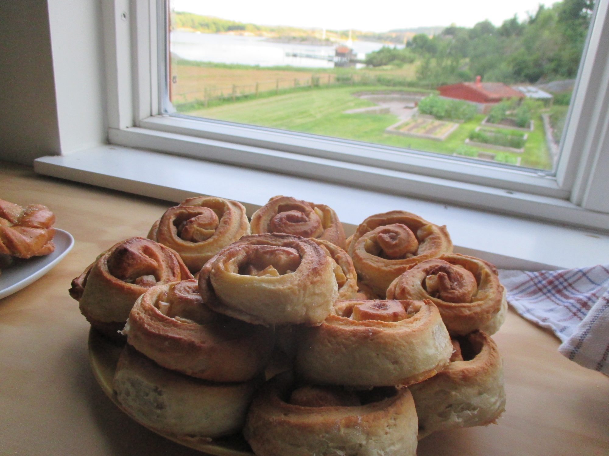 Zimtschnecken am Fenster